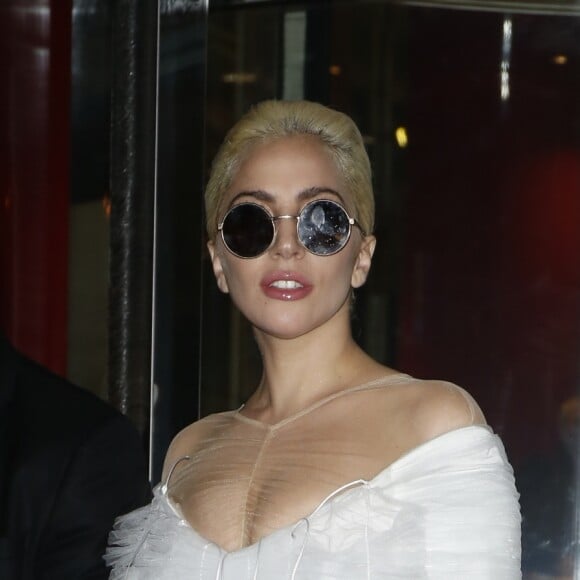 Lady Gaga à la sortie des studios NRJ à Paris, le 29 novembre 2016.