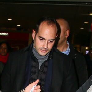 Lady Gaga arrive à l'aéroport Paris-Charles-de-Gaulle à Roissy pour se rendre à Paris à l'occasion du défilé Victoria's Secret à Roissy le 27 novembre 2016.