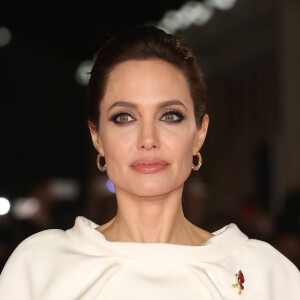Angelina Jolie - Avant-première du film "Unbroken" à Londres, le 25 novembre 2014.