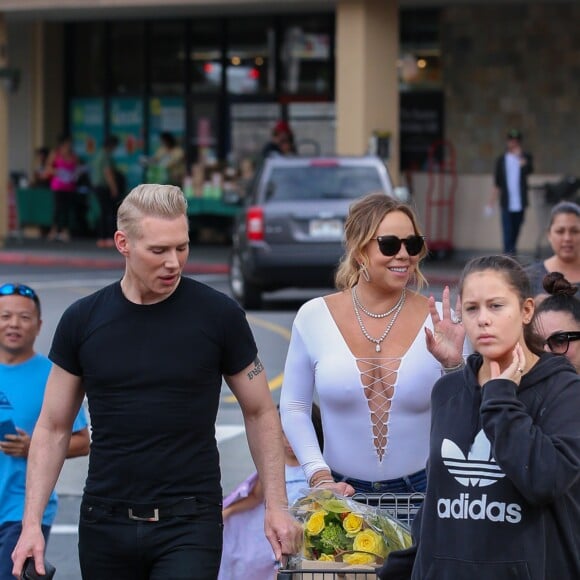 Mariah Carey en pleine séance de shopping pour Thanksgiving dans un super marché à Honolulu à Hawaii. Le 26 Novembre 2016