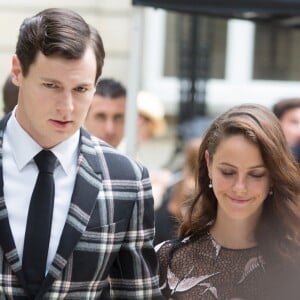 Kaya Scodelario, enceinte, et son mari Benjamin Walker - Arrivées au défilé de mode Valentino Hommes printemps-été 2017 à Paris, le 22 juin 2016.