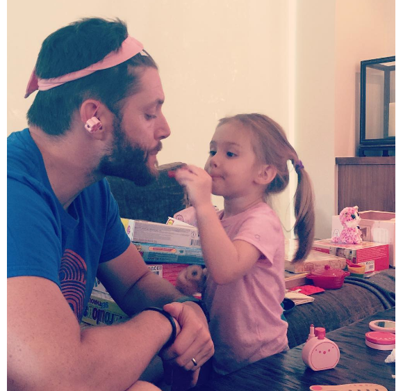 Jensen Ackles et sa fille Justice Jay. Photo publiée sur sa page Instagram à l'été 2016