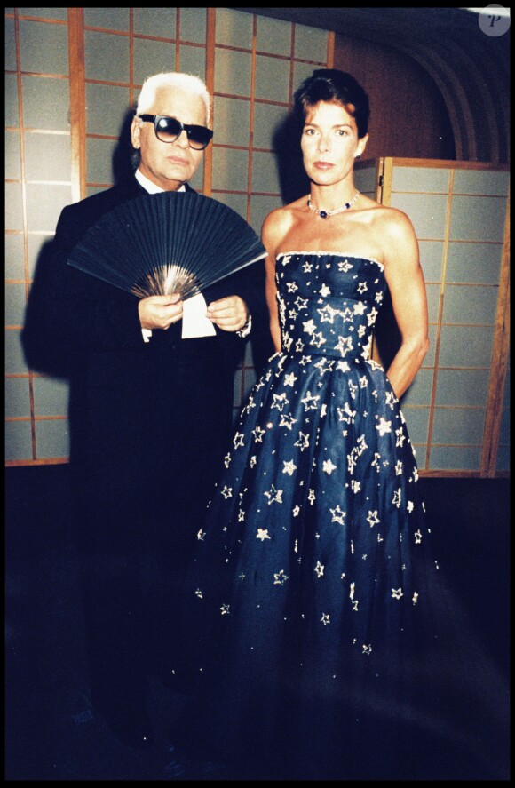 Caroline de Monaco et Karl Lagerfeld lors du Bal de la Croix Rouge en août 1996 à Monte-Carlo