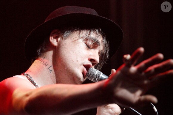 Pete Doherty - Pete Doherty en concert au Bataclan à Paris le 16 novembre 2016.