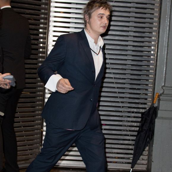 Pete Doherty - Arrivée des people au défilé Saint Laurent collection prêt-à-porter Printemps/Eté 2016 lors de la fashion week à Paris, le 5 octobre 2015.