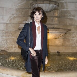 Inès de La Fressange au défilé Chanel Métiers d'Art 2016/2017 à l'hôtel Ritz à Paris le 6 décembre 2016. © Olivier Borde / Bestimage