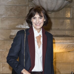 Inès de La Fressange au défilé Chanel Métiers d'Art 2016/2017 à l'hôtel Ritz à Paris le 6 décembre 2016. © Olivier Borde / Bestimage