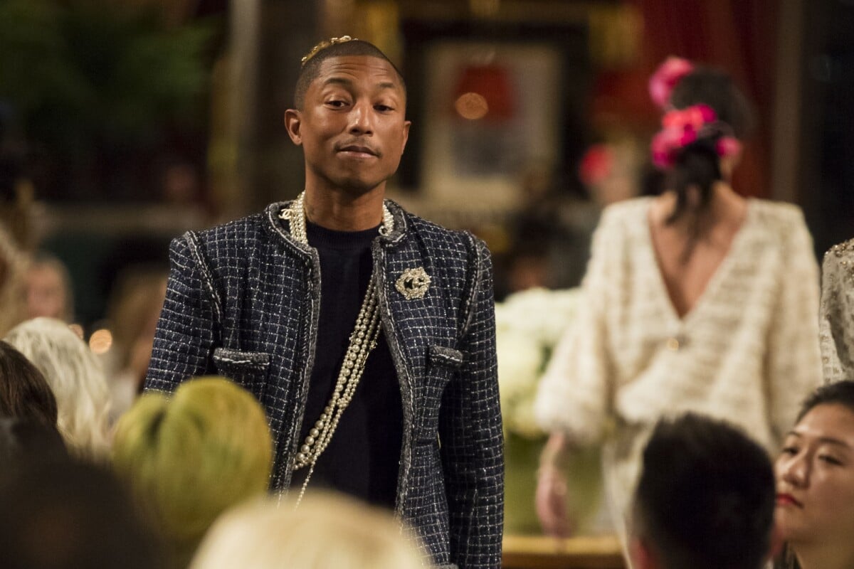 Photo Pharrell Williams Deuxi Me D Fil Chanel M Tiers D Art Au Ritz Paris France Le