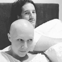 Shannen Doherty face au cancer : Son mari Kurt Iswarienko porte plainte
