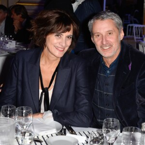 Exclusif - Inès de la Fressange et Antoine de Caunes à la soirée des Distinctions de la FIDH (Fédération Internationale des Droits de l'Homme) à l'Hôtel de Ville à Paris, le 6 décembre 2016. © Guirec Coadic/Bestimage