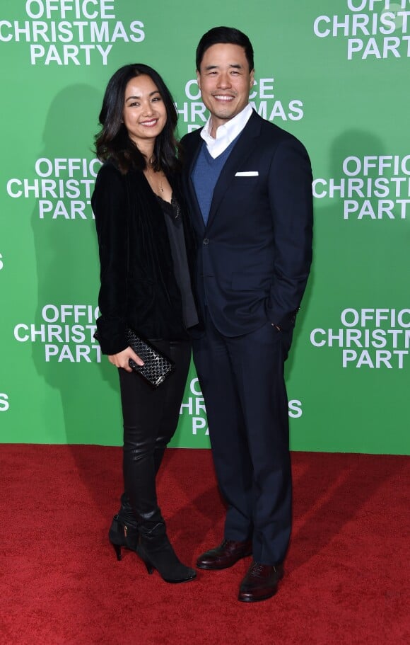 Randall Park et sa femme Jae Suh Park à l'avant-première du film Joyeux Bordel le 7 décembre 2016 à Los Angeles