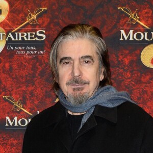 Exclusif - Serge Lama à la générale de la comédie musicale "Les 3 Mousquetaires" au Palais des Sports à Paris le 7 octobre 2016. © Coadic Guirec - Cyril Moreau / Bestimage