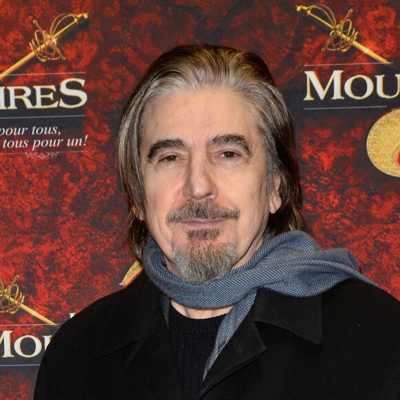 Exclusif - Serge Lama à la générale de la comédie musicale "Les 3 Mousquetaires" au Palais des Sports à Paris le 7 octobre 2016. © Coadic Guirec - Cyril Moreau / Bestimage
