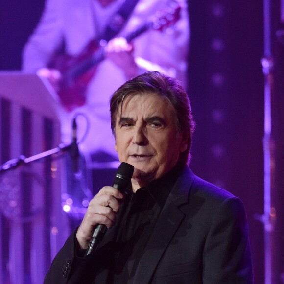 Exclusif - Serge Lama lors de l' Emission Ze Fiesta présentée par Patrick Sébastien à l'Olympia à Paris le 29 octobre 2015 et diffusée le 25 décembre sur France 2. © Gian Gorassini/Bestimage