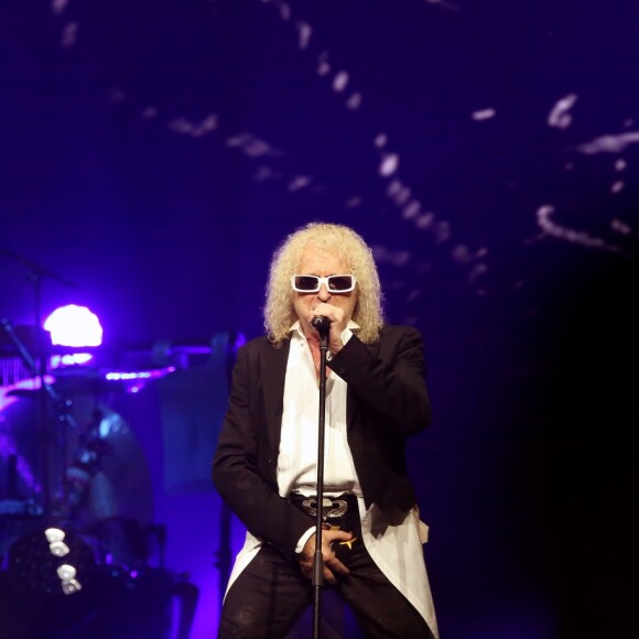 Exclusif - Michel Polnareff lors de son concert à la patinoire de Mériadeck à Bordeaux, le 30 novembre 2016. © Patrick Bernard-Quentin Salinier/Bestimage