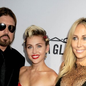 Billy Ray Cyrus, Miley Cyrus et Tish Cyrus - Gala "AmfAR Inspiration Gala" à New York, le 16 juin 2015.