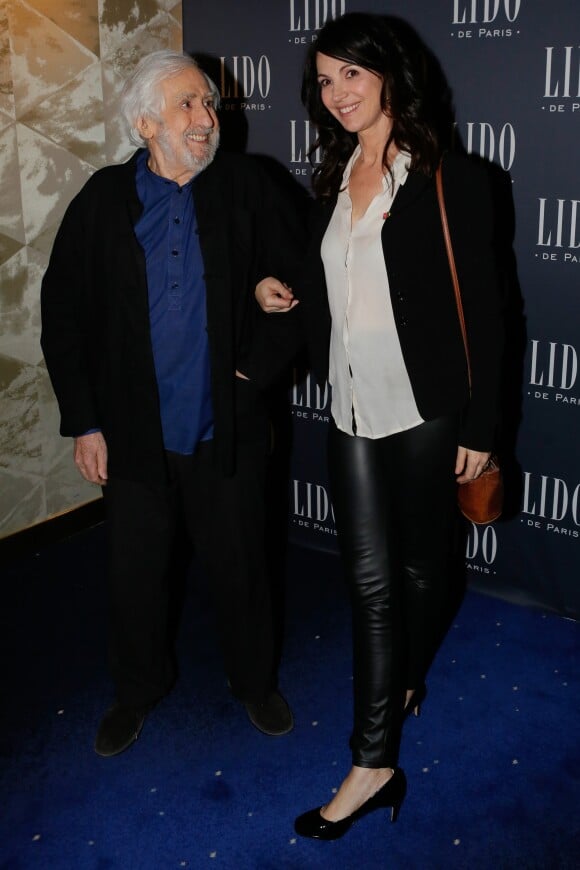 Zabou Breitman et son père Jean-Claude Deret - Photocall à l'occasion de la présentation du nouveau spectacle du Lido "Paris Merveilles" à Paris, le 8 avril 2015.