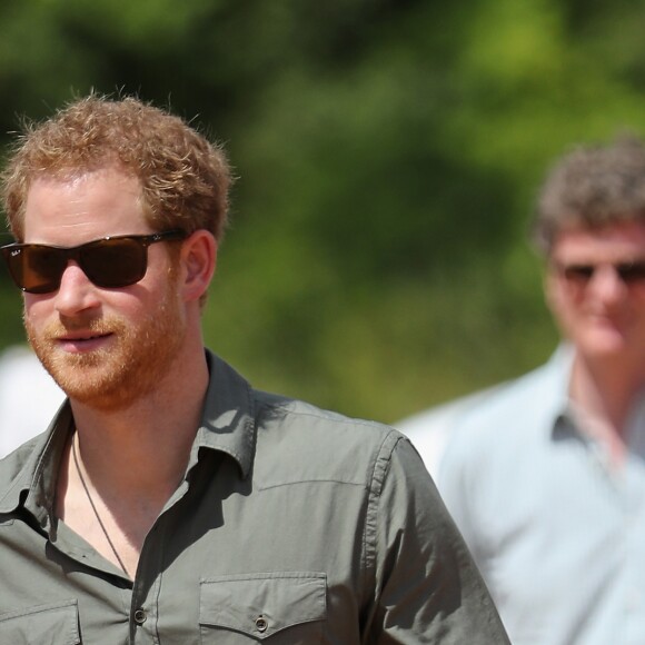 Le prince Harry en Guyane dans le cadre de son voyage aux Caraïbes visite le village de Surama le 3 décembre 2016