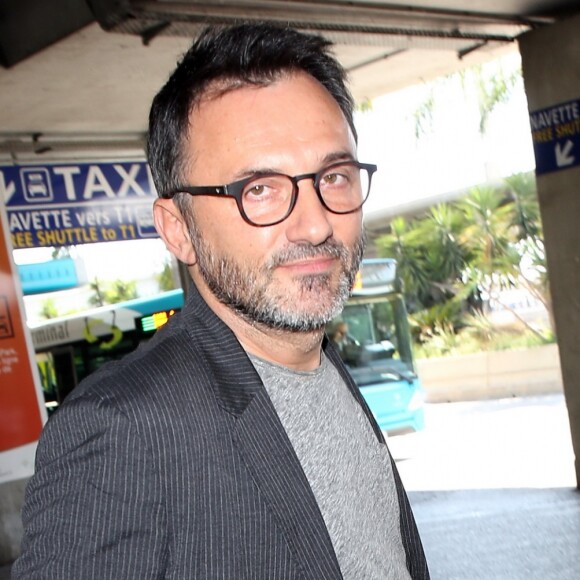 Frédéric Lopez arrive à l'aéroport de Nice pour le 69ème Festival International du film de Cannes le 17 mai 2016.