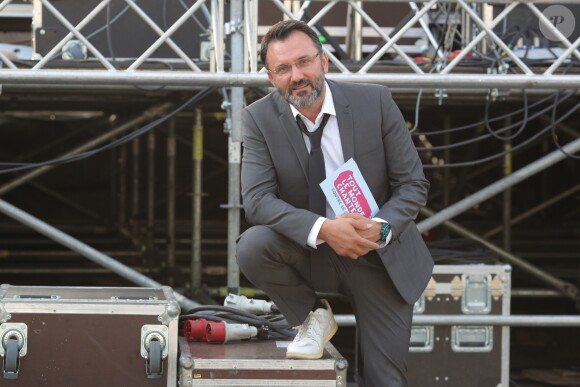 Exclusif - Frédéric Lopez - Festival "Tout le monde chante contre le cancer" à Villefranche-de-Rouergue, le 4 juillet 2015.