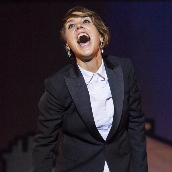 La chanteuse Zaz en concert au Max-Schmeling-Halle à Berlin, le 13 décembre 2016.