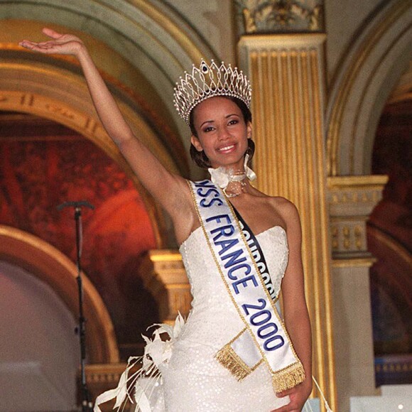 Sonia Rolland élue Miss France 2000 en décembre 1999.