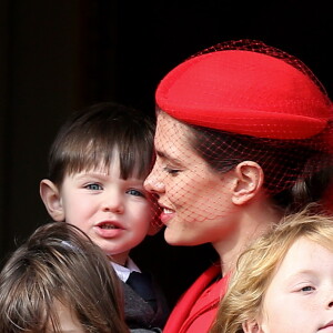 Charlotte Casiraghi et son fils Raphaël - La famille princière de Monaco au balcon lors de la Fête Monégasque à Monaco, le 19 novembre 2016. © Bruno Bebert/Dominique Jacovides/Bestimage