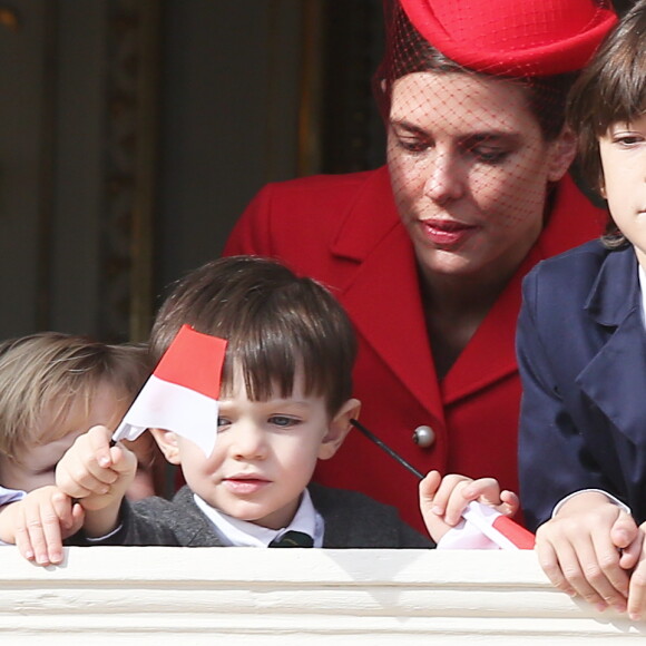 Charlotte Casiraghi et son fils Raphaël - La famille princière de Monaco au balcon lors de la Fête Monégasque à Monaco, le 19 novembre 2016. © Bruno Bebert/Dominique Jacovides/Bestimage