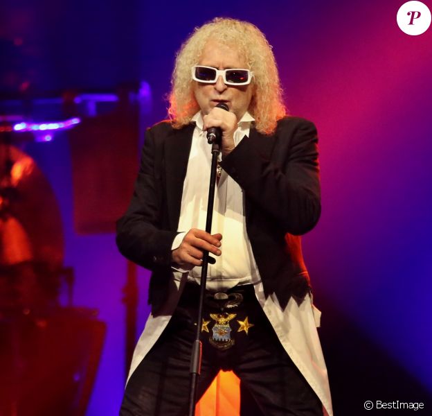Exclusif - Michel Polnareff lors de son concert à la patinoire de Mériadeck à Bordeaux, le 30 novembre 2016. © Patrick Bernard-Quentin Salinier/Bestimage
