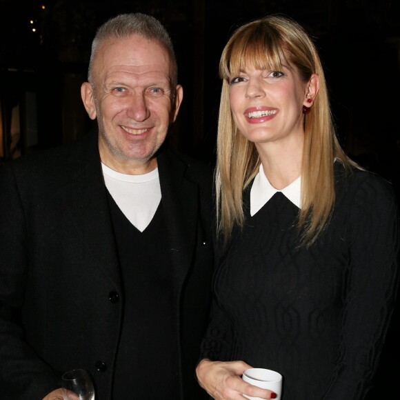 Jean-Paul Gaultier et Tina Grigoriou lors de la réception organisée en l'honneur de l'entrée de Nikos Aliagas au musée Grévin. Paris, le 7 décembre 2016.