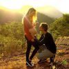 Photo de Candice Swanepoel, enceinte, et son fiancé Hermann Nicoli. Juillet 2016.