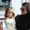 Kourtney Kardashian est allée déjeuner avec sa fille Penelope au restaurant Il Pastaio à Beverly Hills, le 13 décembre 2016