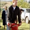 Le prince Harry lors de sa visite au Lesotho en avril 2006. A cette époque, le prince s'était rendu en Afrique pour le lancement de sa nouvelle association, Sentebale (qui signifie "ne m'oublie pas") en hommage à sa mère, la princesse Diana, disparue en 1997.