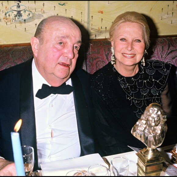 BERNARD BLIER ET MICHELE MORGAN A LA SOIREE DES MOLIERES 1988.