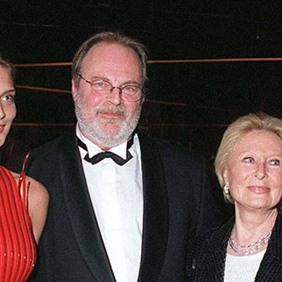 "SARAH MARSHALL" ET "MICHELE MORGAN" PROJECTION "RABBI JACOB" FESTIVAL DU FILM DE CANNES 2001.