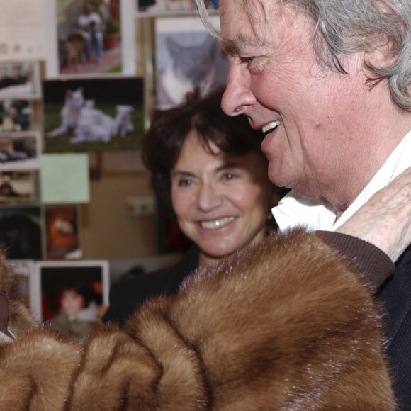 En France, à Paris, Michèle Morgan et Alain Delon lors de la premiere de la pièce SUR LA ROUTE DE MADISON au théâtre MARIGNY le 29 janvier 2007.