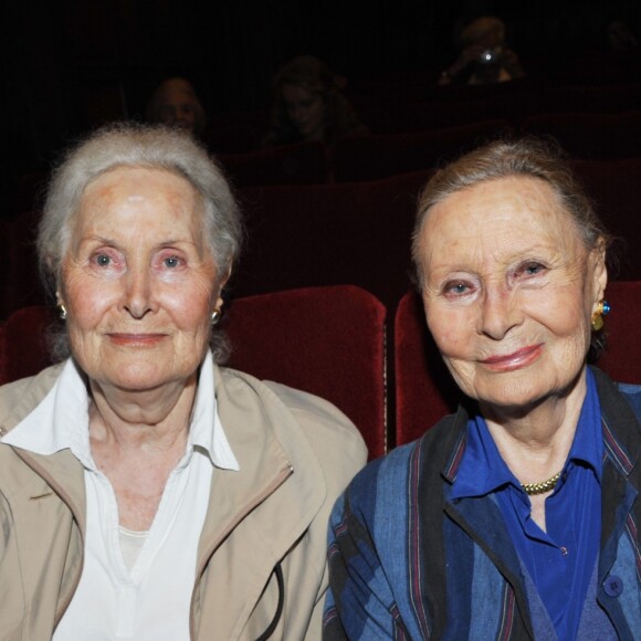 MICHELE MORGAN ET SA SOEUR HELENE - FESTIVAL RENE DE OBALDIA AVEC LA COMPLICITE DE MICHELE MORGAN MARRAINE DU FESTIVAL AU THEATRE LE RANELAGH PARIS 16 EN OUVERTURE DU FESTIVAL LA PIECE "DU VENT DANS LES BRANCHE DE SASSAFRAS" 12/09/2011 - PARIS