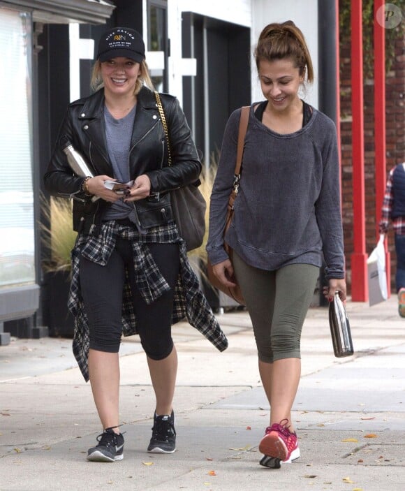 Hilary Duff se rend à son cours de gym avec une amie à Studio City, le 6 décembre 2016