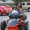 Blac Chyna emmène son fils King Cairo faire du bowling à Woodland Hills. La star est allée plus tard mettre de l'essence dans son Can-Am tout-terrain! Le 11 décembre 2016