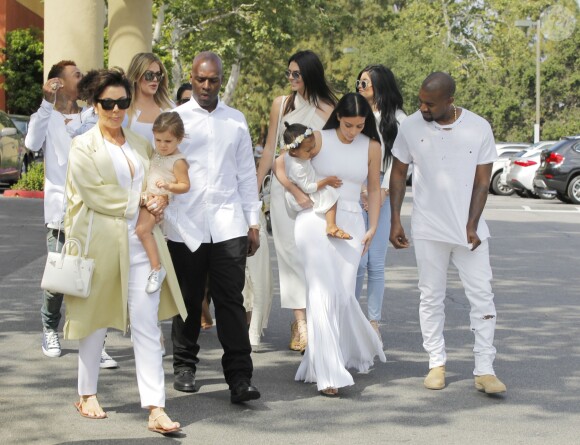 Kris Jenner et sa petite-fille Penelope, Corey Gamble, Khloe Kardashian, Kim Kardashian, Kanye West et leur fille North, Kendall Jenner et Kylie Jenner à la messe de Pâques à Calabasas. Le 5 avril 2015