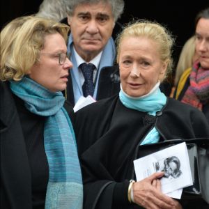 Exclusif - Brigitte Fossey, sa fille Marie Adam et son mari Yves Samama aux obsèques de Marcelle Feuillade (mère de Brigitte Fossey) en l'Eglise de Notre Dame de Boulogne Billancourt le 23 décembre 2016.