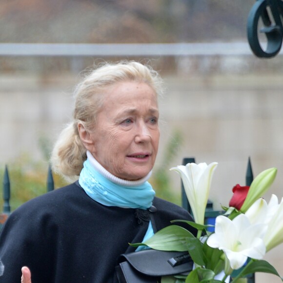 Exclusif - Brigitte Fossey et son mari Yves Samama aux obsèques de Marcelle Feuillade (mère de Brigitte Fossey) en l'Eglise de Notre Dame de Boulogne Billancourt le 23 décembre 2016.