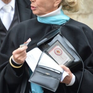 Exclusif - Brigitte Fossey aux obsèques de Marcelle Feuillade ( mère de Brigitte Fossey) en l'Eglise de Notre Dame de Boulogne Billancourt le 23 décembre 2016.