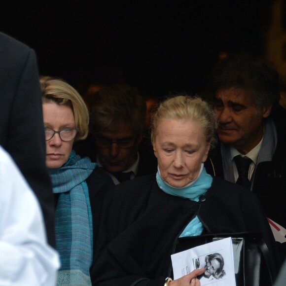Exclusif - Brigitte Fossey et sa fille Marie aux obsèques de Marcelle Feuillade (mère de Brigitte Fossey) en l'Eglise de Notre Dame de Boulogne Billancourt le 23 décembre 2016.
