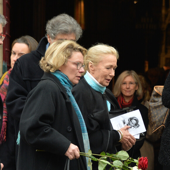 Exclusif - Brigitte Fossey et sa fille Marie aux obsèques de Marcelle Feuillade en l'Eglise de Notre Dame de Boulogne Billancourt le 23 décembre 2016.
