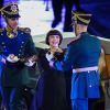 Mireille Mathieu participe à la cérémonie de clôture du 9ème Festival international de musique militaire Tour Spasskaïa, place Rouge à Moscou, le 4 septembre 2016.