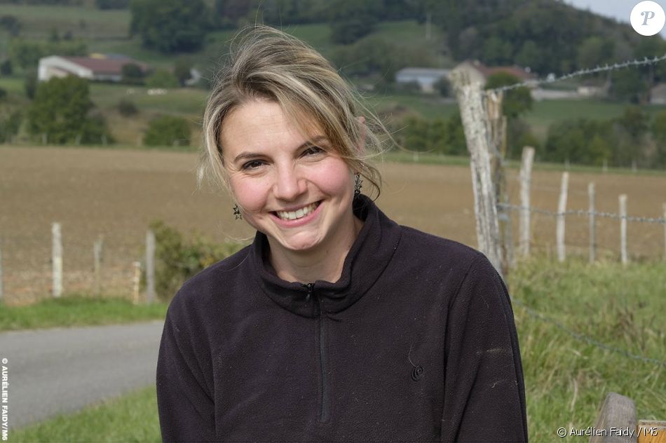  Nathalie, 27 ans, éleveuse de vaches et de chèvres pour le fromage en Bourgogne – Franche Comté. Candidate de &quot;L&#039;amour est dans le pré 2017&quot;.  