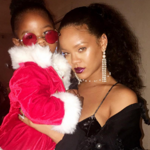 Rihanna fête Noël avec sa nièce Majesty. Photo postée sur Instagram le 25 décembre 2016.