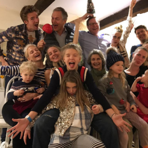 Cara Delevingne fête Noël avec sa grande famille. Photo postée sur Instagram le 25 décembre 2016.