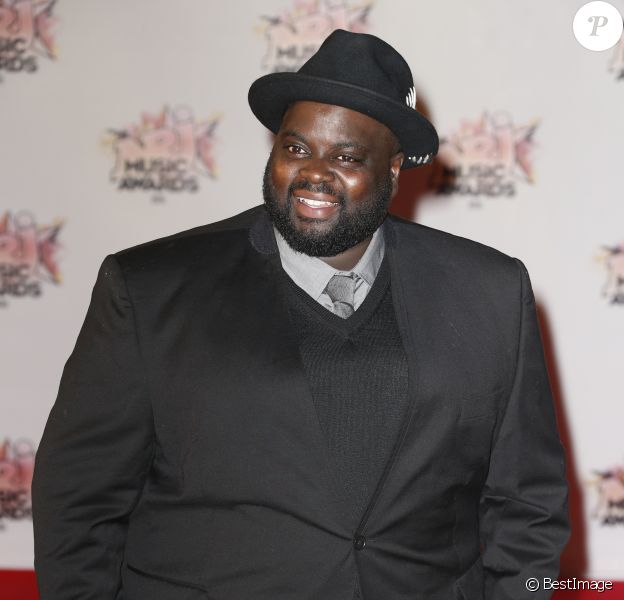 Issa Doumbia - Arrivées à la 17ème cérémonie des NRJ Music Awards 2015 au Palais des Festivals à Cannes, le 7 novembre 2015. © Christophe Aubert via Bestimage